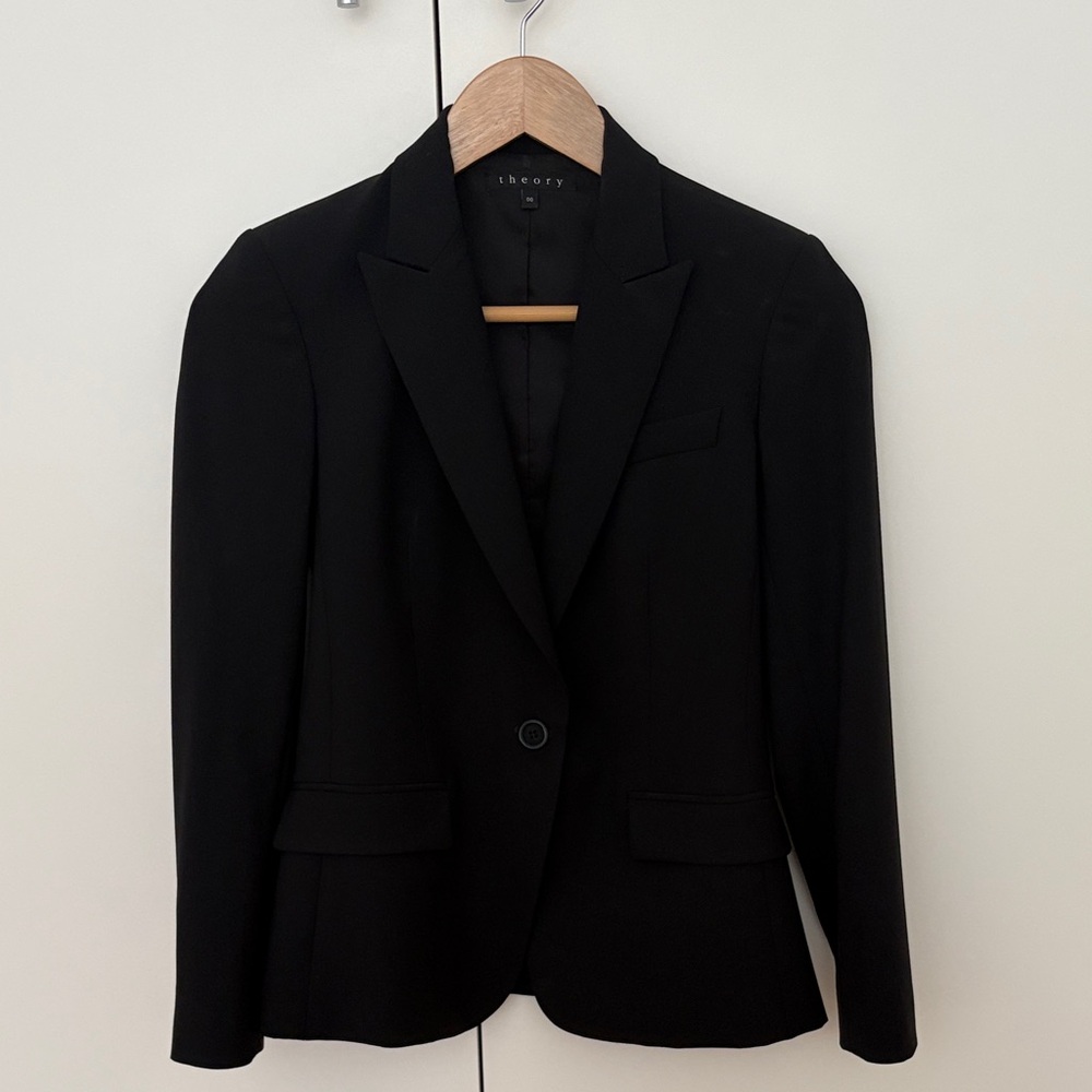 Theory Women's Elegant Black Blazer